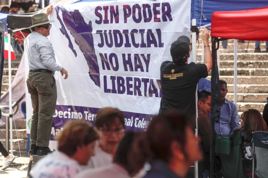 Trabajadores del Poder Judicial extienden plantón al Congreso Alto Nivel