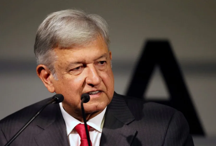 Andrés Manuel López Obrador y Luis Echeverría Álvarez