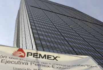 SHCP aplazará pago de impuestos a Pemex para liquidar deuda