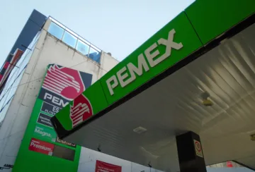 Fitch ratifica calificación de Pemex en ‘B+’ y advierte de su ‘vulnerabilidad financiera’