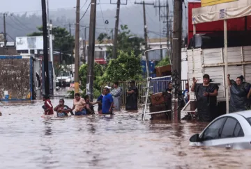 Acapulco, inundado, incomunicado y sin energía eléctrica tras paso del huracán John