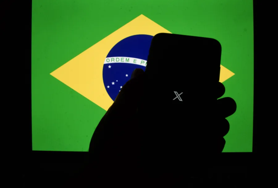 Brasil multa a X con 1 mdd diario por eludir bloqueo judicial