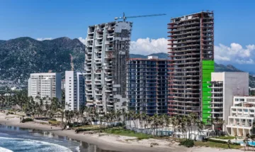 A un año de Otis, oferta turística en Acapulco no se recupera ni al 60%