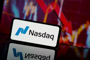 Nasdaq pierde 1.89% mientras los mercados esperan menos recortes de tasas