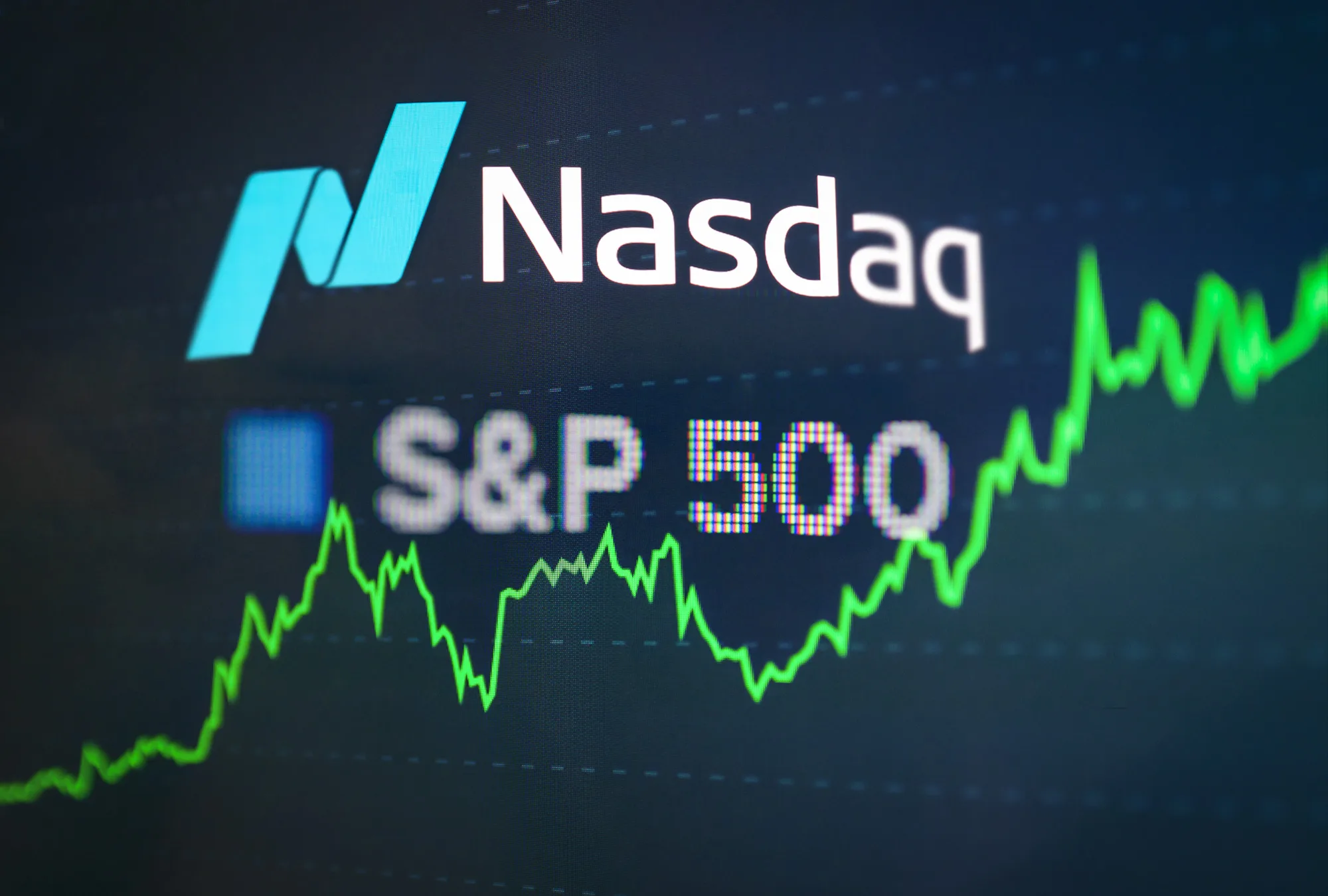S&P 500 y Nasdaq cierran su tercera semana al alza; Dow Jones cae 0.56%